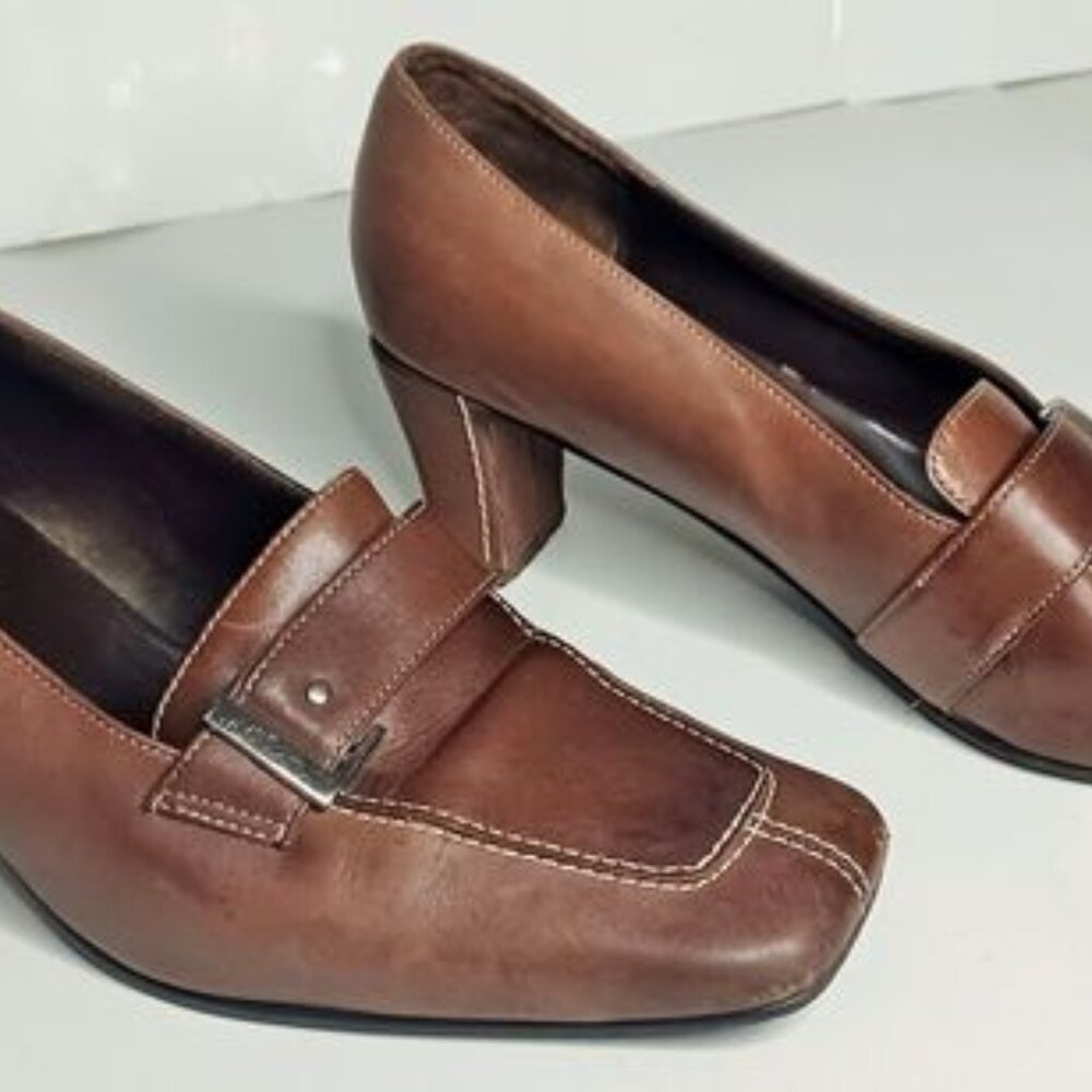 Dressbarn Ladies 7 1/2M Pumps